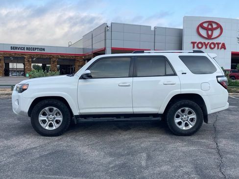 Used 2022 Toyota 4Runner SR5 RWD image 7