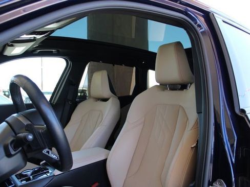 Used 2025 BMW X3 xDrive30 w/ Premium Package AWD/4WD image 11