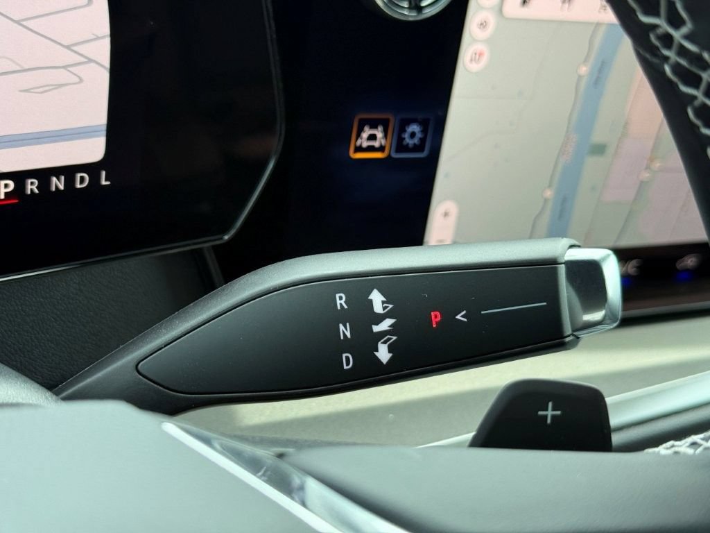 New 2027 Chevrolet Traverse LT w/ Driver Confidence Package FWD image 28