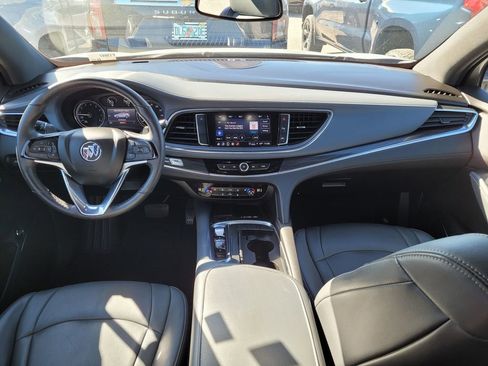 Used 2022 Buick Enclave Essence image 28