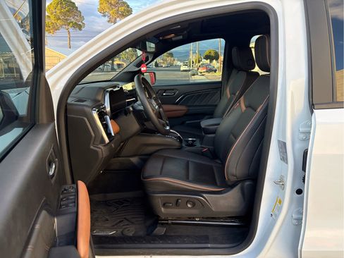 Used 2023 GMC Canyon AT4 w/ AT4 Premium Package image 20