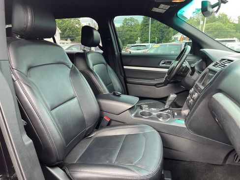 Used 2017 Ford Explorer XLT w/ Equipment Group 202A image 13