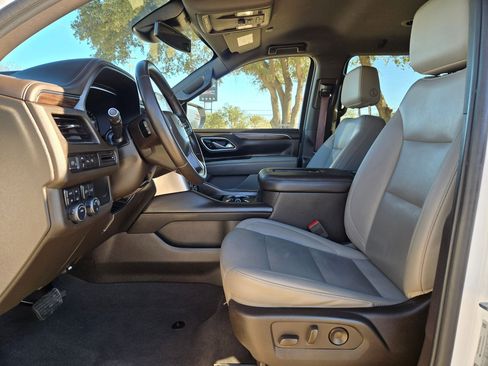 Certified 2023 Chevrolet Suburban LT image 9