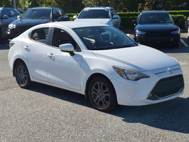 Used 2019 Toyota Yaris LE FWD image 3