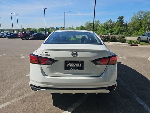 Used 2025 Nissan Altima 2.5 SV FWD image 4