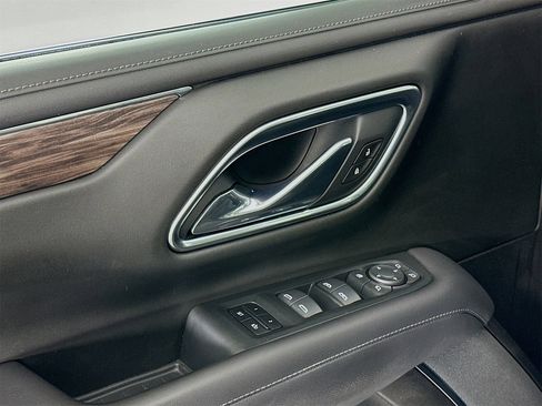 Used 2021 Chevrolet Tahoe Z71 w/ Luxury Package image 18