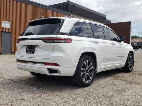 Used 2023 Jeep Grand Cherokee Overland w/ Luxury Tech Group IV AWD/4WD image 3
