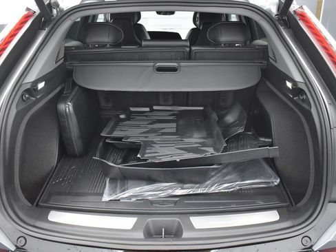 Used 2025 Cadillac Optiq Sport 2 w/ LPO, Floor Liner Package AWD/4WD image 9