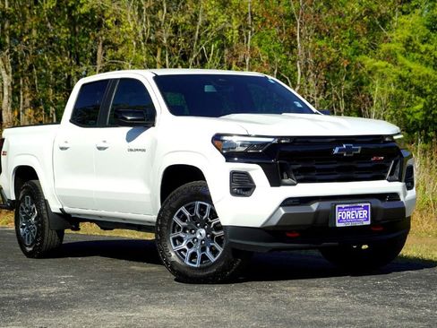 Used 2024 Chevrolet Colorado Z71 w/ Z71 Convenience Package 2 image 2