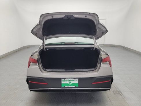 Used 2024 Hyundai Elantra SEL FWD image 29