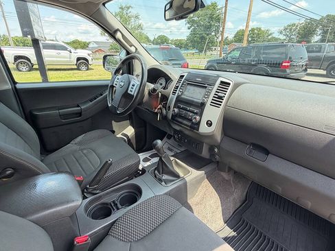 Used 2015 Nissan Xterra PRO-4X AWD/4WD image 8