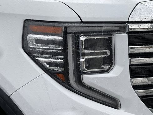 Used 2024 GMC Sierra 1500 SLT image 44