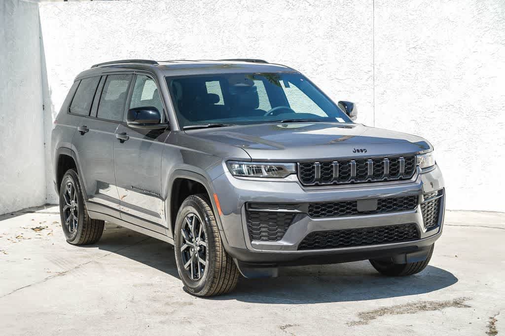 Used 2026 Jeep Grand Cherokee L 4WD image 3