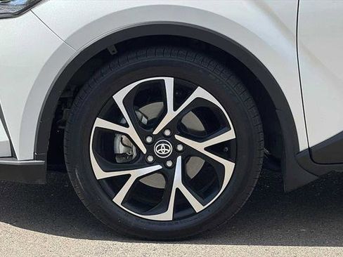 Certified 2021 Toyota C-HR XLE image 27