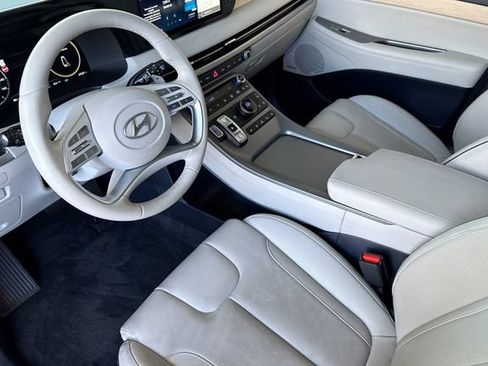 Used 2024 Hyundai Palisade Limited FWD image 9