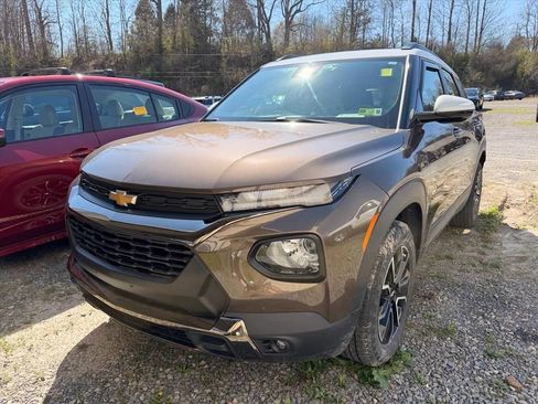 Used 2021 Chevrolet TrailBlazer ACTIV w/ Technology Package image 1