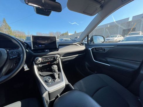 Used 2025 Toyota RAV4 LE image 34