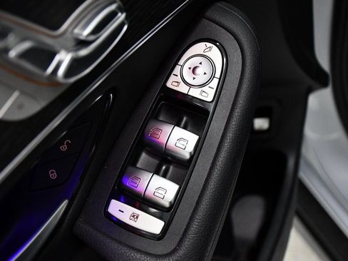 Used 2021 Mercedes-Benz GLC 300 4MATIC image 18