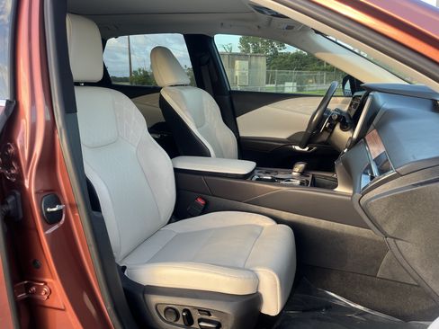 Used 2024 Lexus RX 350 AWD w/ Convenience Package image 31
