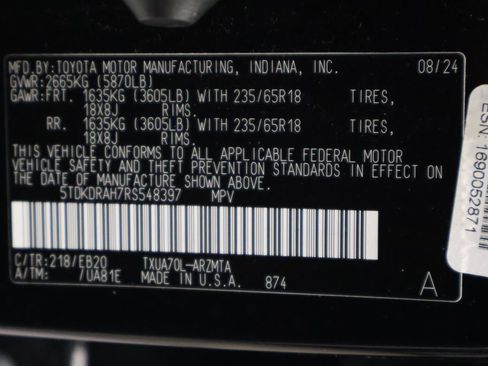 Used 2024 Toyota Highlander XLE FWD image 17