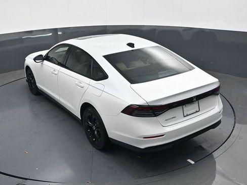 New 2025 Honda Accord SE image 30