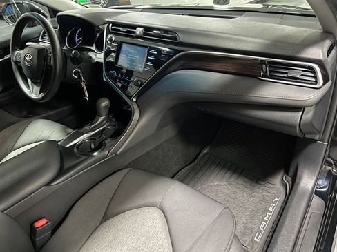 Certified 2018 Toyota Camry LE image 23