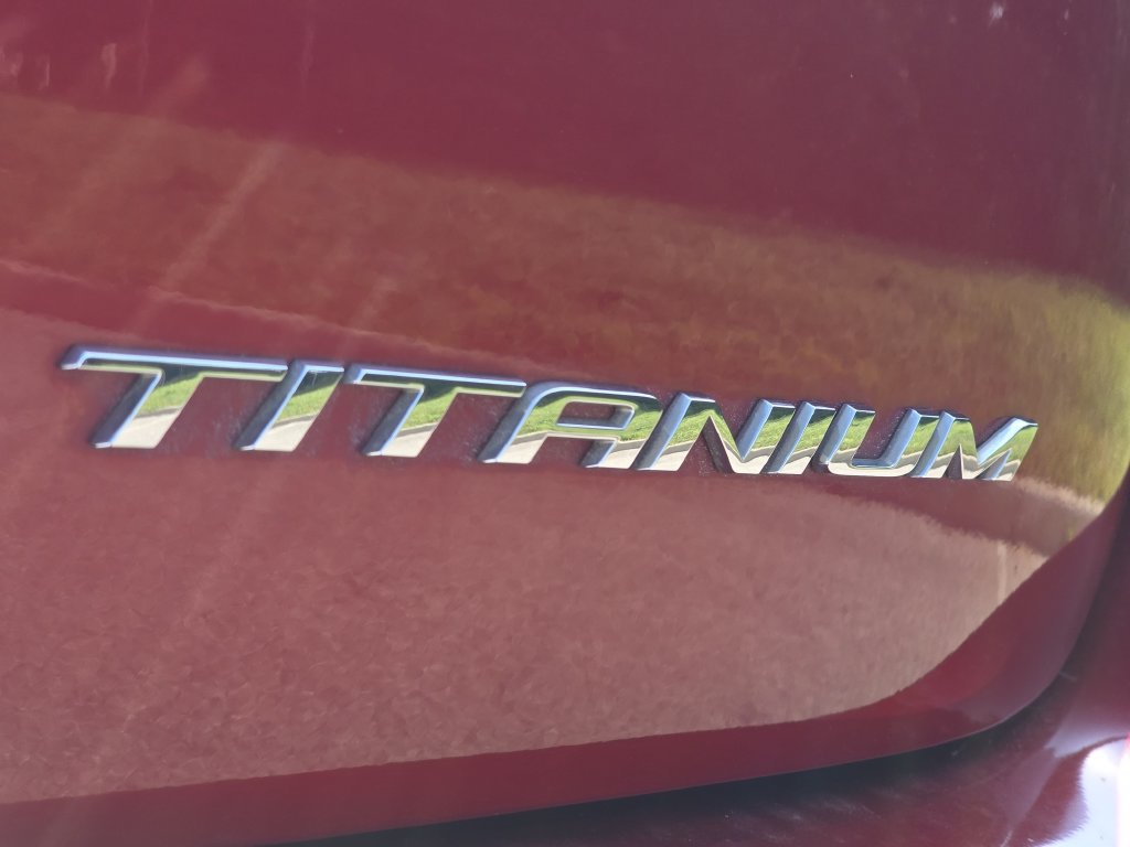 Used 2018 Ford Edge Titanium w/ Equipment Group 302A FWD image 31