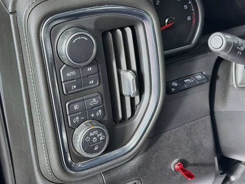 Used 2019 Chevrolet Silverado 1500 High Country w/ Technology Package AWD/4WD image 10