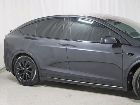 Used 2023 Tesla Model X AWD/4WD image 3