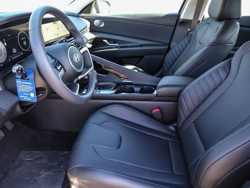 New 2026 Hyundai Elantra Limited FWD image 17