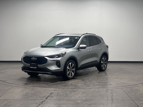 Used 2024 Ford Escape Platinum image 4