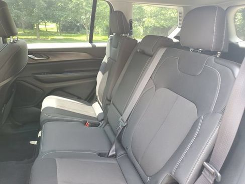Used 2023 Jeep Grand Cherokee L Laredo AWD/4WD image 28