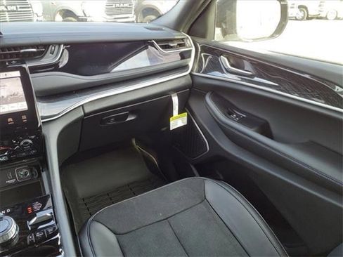 New 2022 Jeep Grand Cherokee Trailhawk w/ Advanced Protech Group II image 15