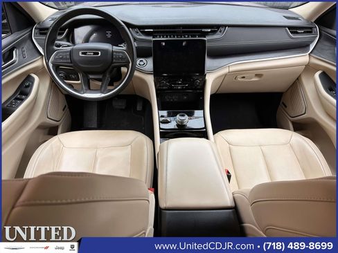 Used 2022 Jeep Grand Cherokee Limited image 20