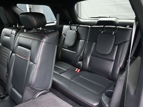 Used 2025 Ford Explorer ST-Line w/ ST-Line Street Pack AWD/4WD image 39
