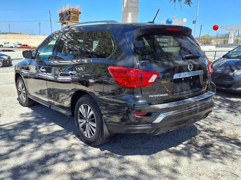 Used 2017 Nissan Pathfinder S image 5