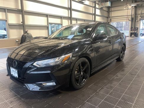 Used 2022 Nissan Sentra SR w/ Midnight Edition image 2