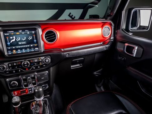 Used 2021 Jeep Gladiator Rubicon AWD/4WD image 8