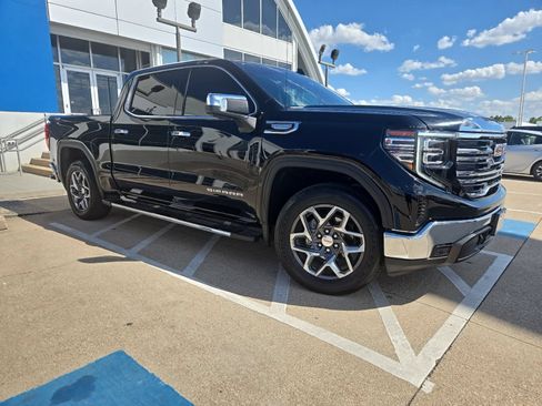 Used 2023 GMC Sierra 1500 SLT AWD/4WD image 8