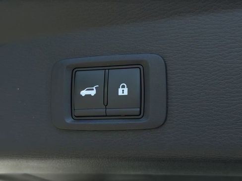 Used 2024 Mitsubishi Outlander AWD image 39