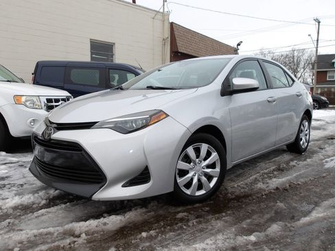 Used 2018 Toyota Corolla LE image 34