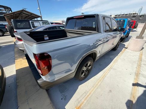 Used 2025 Honda Ridgeline Black Edition image 2