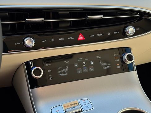 New 2026 Genesis GV70 2.5T Select image 34