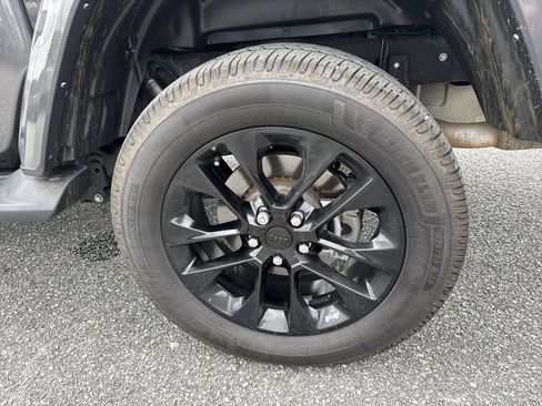 Used 2021 Jeep Gladiator Overland AWD/4WD image 18