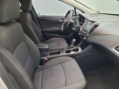 Used 2018 Chevrolet Cruze LT image 21