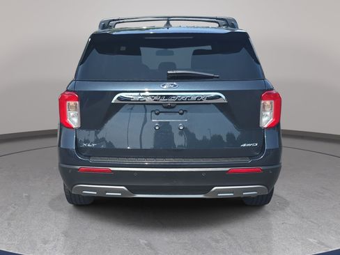 Used 2022 Ford Explorer XLT w/ Equipment Group 202A AWD/4WD image 6