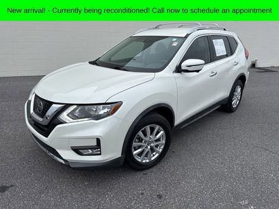Used 2017 Nissan Rogue SV w/ SV Premium Package