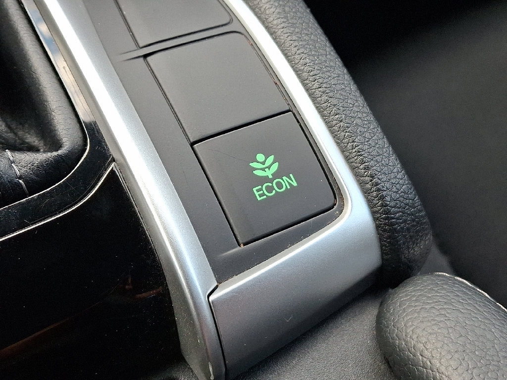 Used 2020 Honda Civic Sport image 25