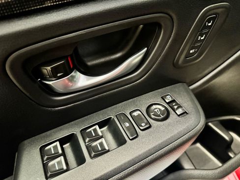 Used 2025 Honda Pilot Elite image 11