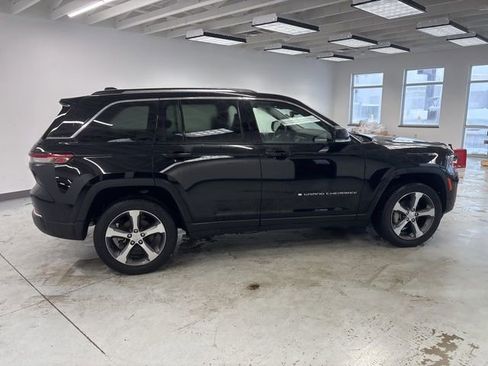 Used 2023 Jeep Grand Cherokee Limited w/ Trailer Tow Prep Group (B) image 14